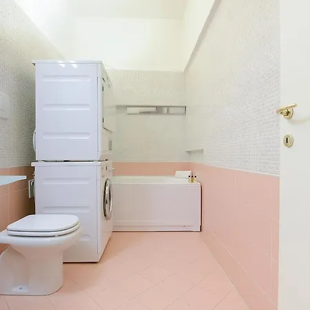 Super - Antique Flat בולוניה